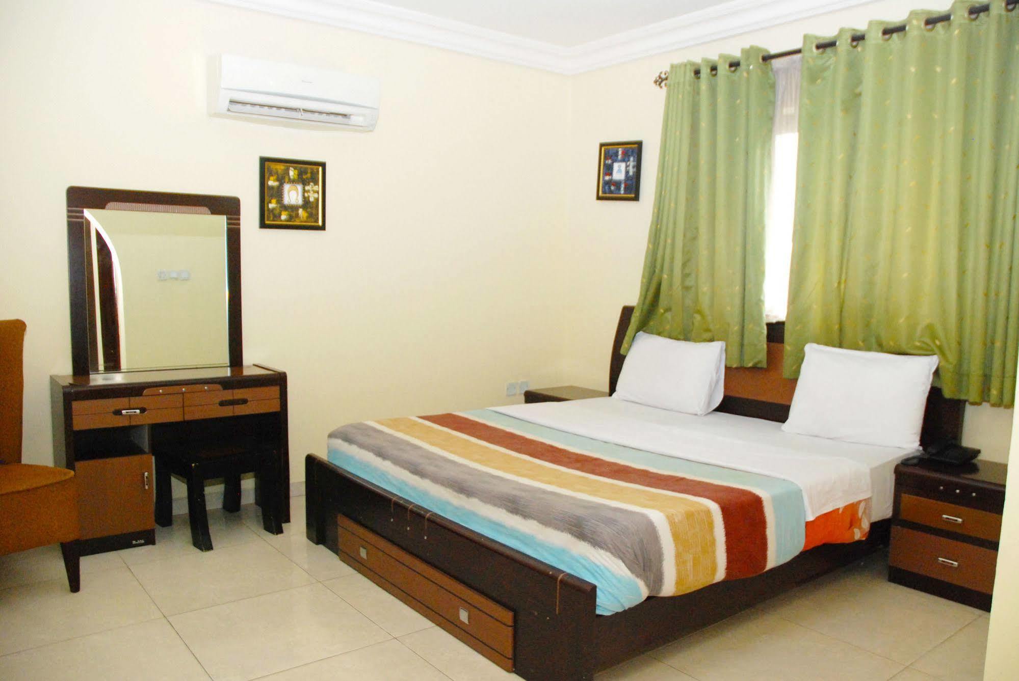 Knightsbridge Hotel Ikeja Eksteriør billede